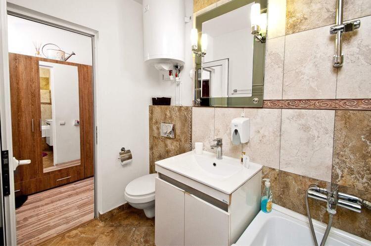 Lyla Apartment Galaţi Екстериор снимка